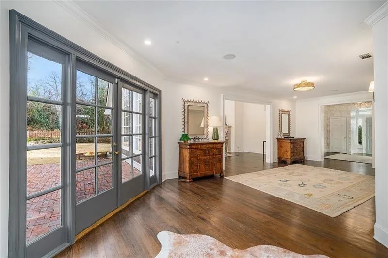 1225 West Wesley Road Nw, Atlanta, Georgia 30327, 5 Bedrooms Bedrooms, ,4 BathroomsBathrooms,Residential,For Sale,1225 West Wesley Road Nw,7649780
