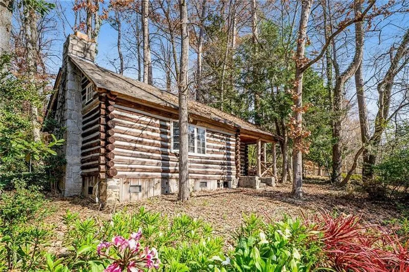 1225 West Wesley Road Nw, Atlanta, Georgia 30327, 5 Bedrooms Bedrooms, ,4 BathroomsBathrooms,Residential,For Sale,1225 West Wesley Road Nw,7649780