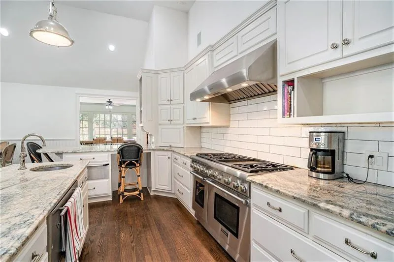 1225 West Wesley Road Nw, Atlanta, Georgia 30327, 5 Bedrooms Bedrooms, ,4 BathroomsBathrooms,Residential,For Sale,1225 West Wesley Road Nw,7649780