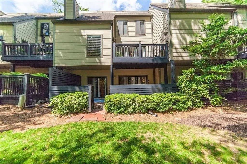 51 Forrest Place, Sandy Springs, Georgia 30328, 3 Bedrooms Bedrooms, ,3 BathroomsBathrooms,Residential,Sold,51 Forrest Place,5684237 51 Forrest Place, Sandy Springs, Georgia 30328, 3 Bedrooms Bedrooms, ,3 BathroomsBathrooms,Residential,Sold,51 Forrest Place,5684237