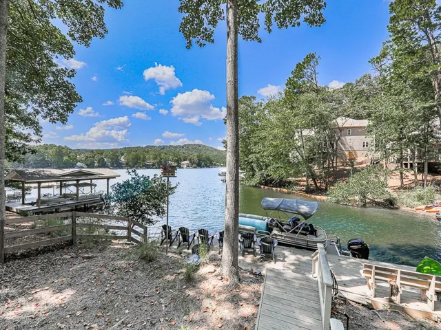 Mountain and Lake views !