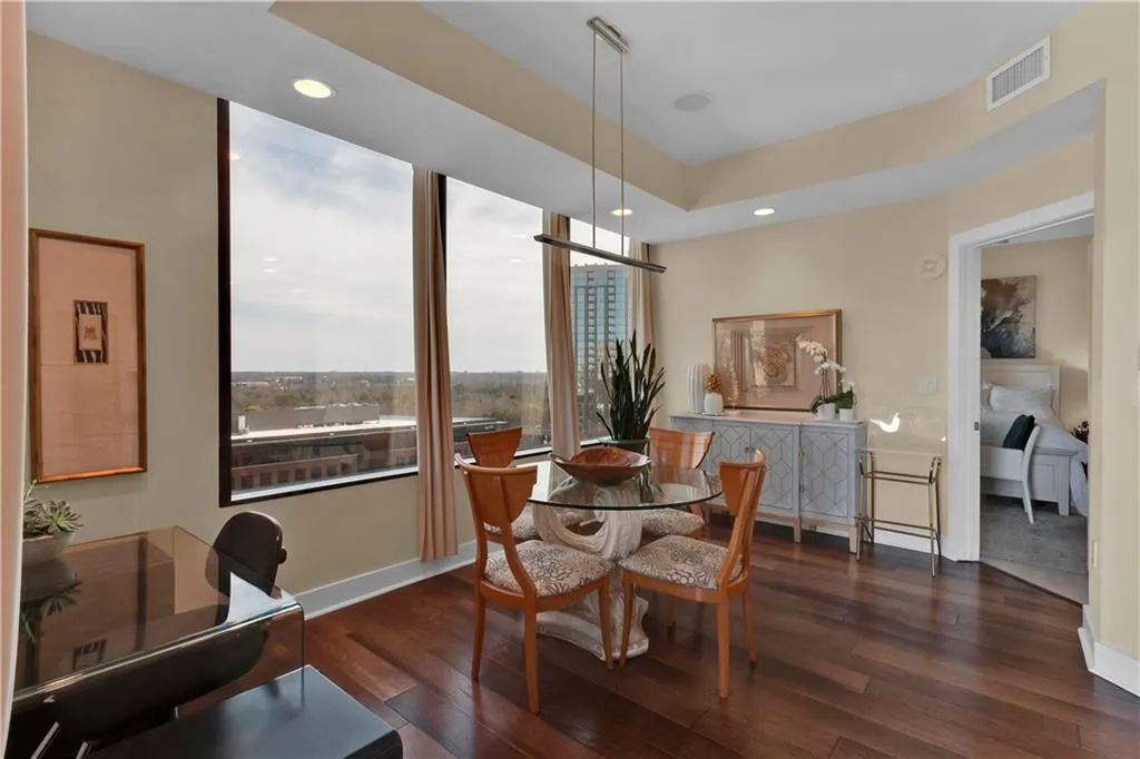 2828 Peachtree Road Nw Unit 1402, Atlanta, Georgia 30305, 2 Bedrooms Bedrooms, ,2 BathroomsBathrooms,Residential,For Sale,2828 Peachtree Road Nw Unit 1402,7690075