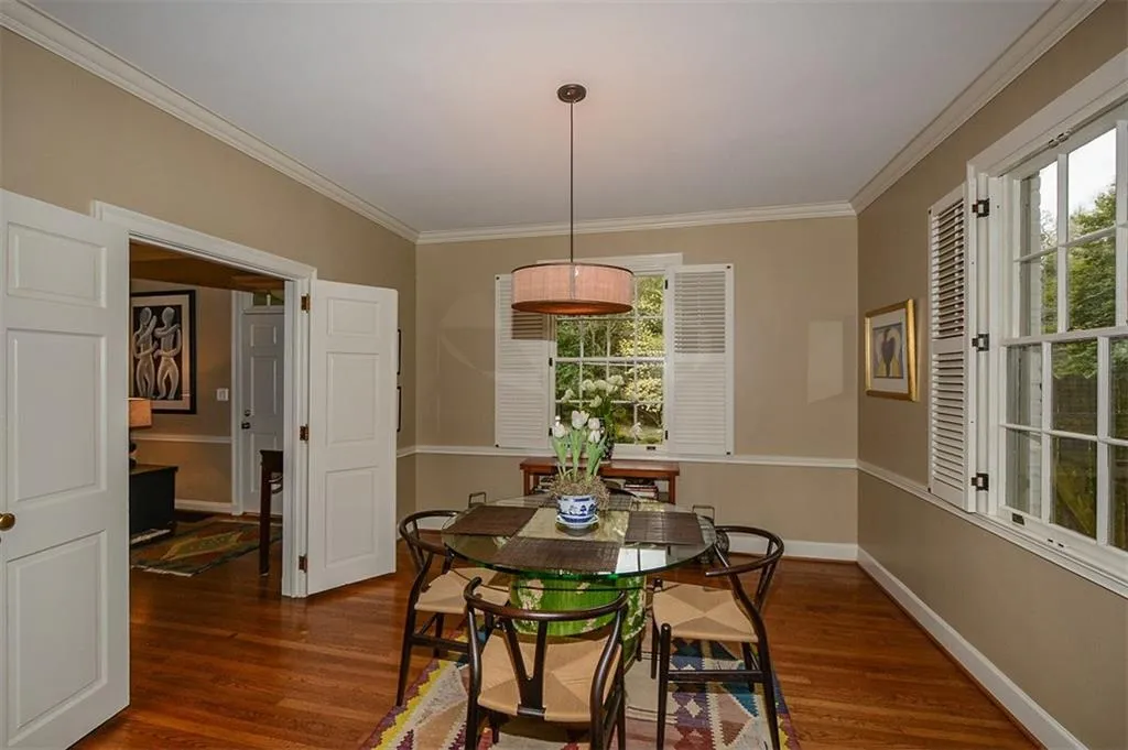 196 Peachtree Way Sw, Atlanta, Georgia 30305, 4 Bedrooms Bedrooms, ,4 BathroomsBathrooms,Residential,Sold,196 Peachtree Way Sw,5661250