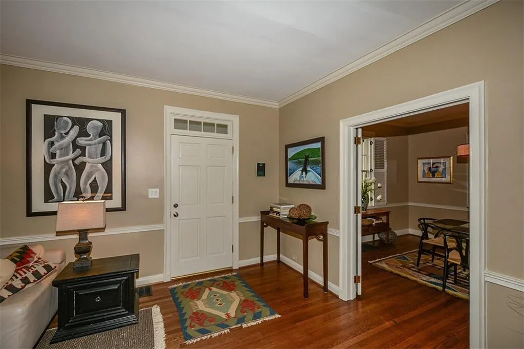 196 Peachtree Way Sw, Atlanta, Georgia 30305, 4 Bedrooms Bedrooms, ,4 BathroomsBathrooms,Residential,Sold,196 Peachtree Way Sw,5661250