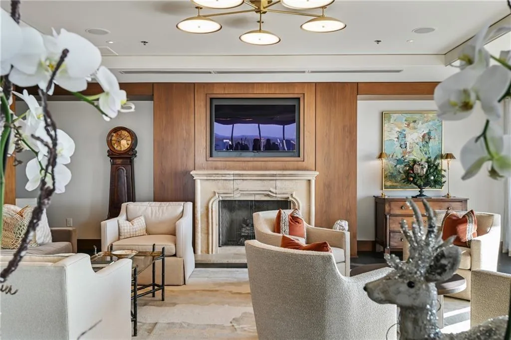 3630 Peachtree Road Ne Unit 3302, Atlanta, Georgia 30326, 3 Bedrooms Bedrooms, ,3 BathroomsBathrooms,Residential,For Sale,3630 Peachtree Road Ne Unit 3302,7542685