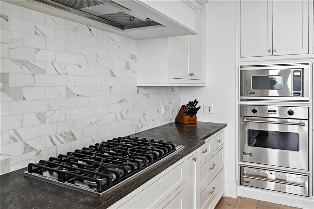 3630 Peachtree Road Ne Unit 3302, Atlanta, Georgia 30326, 3 Bedrooms Bedrooms, ,3 BathroomsBathrooms,Residential,For Sale,3630 Peachtree Road Ne Unit 3302,7542685