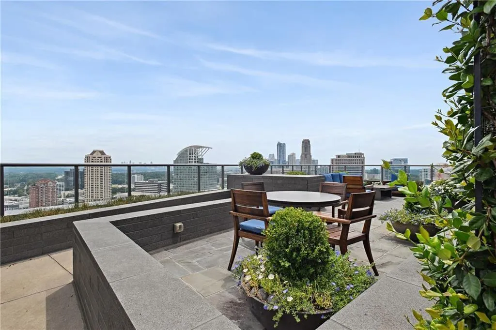 3630 Peachtree Road Ne Unit 3302, Atlanta, Georgia 30326, 3 Bedrooms Bedrooms, ,3 BathroomsBathrooms,Residential,For Sale,3630 Peachtree Road Ne Unit 3302,7542685
