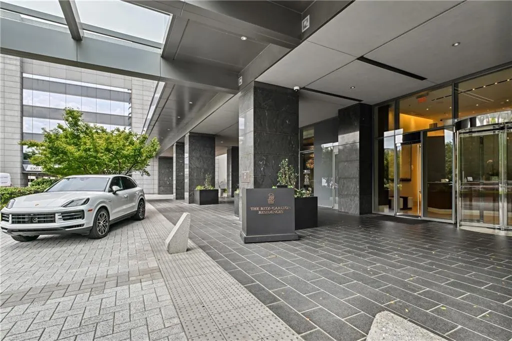 3630 Peachtree Road Ne Unit 3302, Atlanta, Georgia 30326, 3 Bedrooms Bedrooms, ,3 BathroomsBathrooms,Residential,For Sale,3630 Peachtree Road Ne Unit 3302,7542685