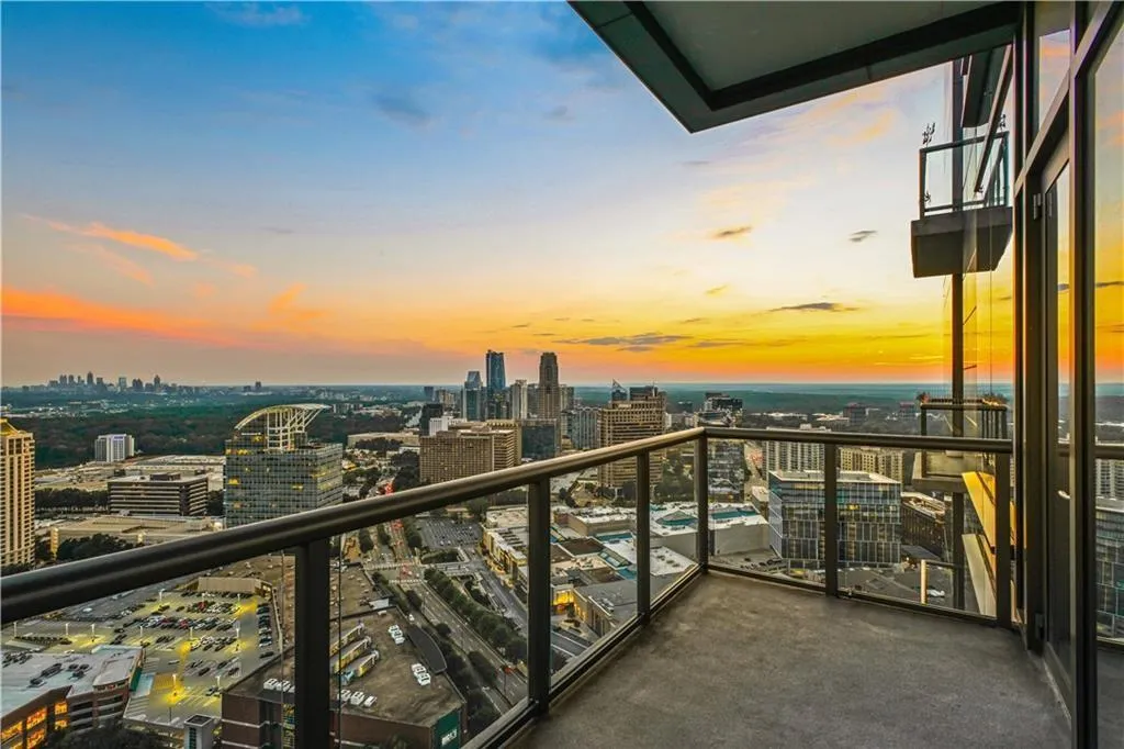 3630 Peachtree Road Ne Unit 3302, Atlanta, Georgia 30326, 3 Bedrooms Bedrooms, ,3 BathroomsBathrooms,Residential,For Sale,3630 Peachtree Road Ne Unit 3302,7542685