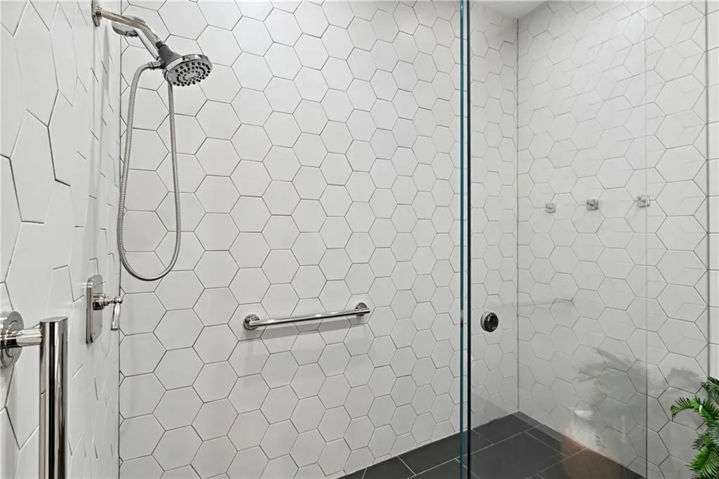 3630 Peachtree Road Ne Unit 3302, Atlanta, Georgia 30326, 3 Bedrooms Bedrooms, ,3 BathroomsBathrooms,Residential,For Sale,3630 Peachtree Road Ne Unit 3302,7542685