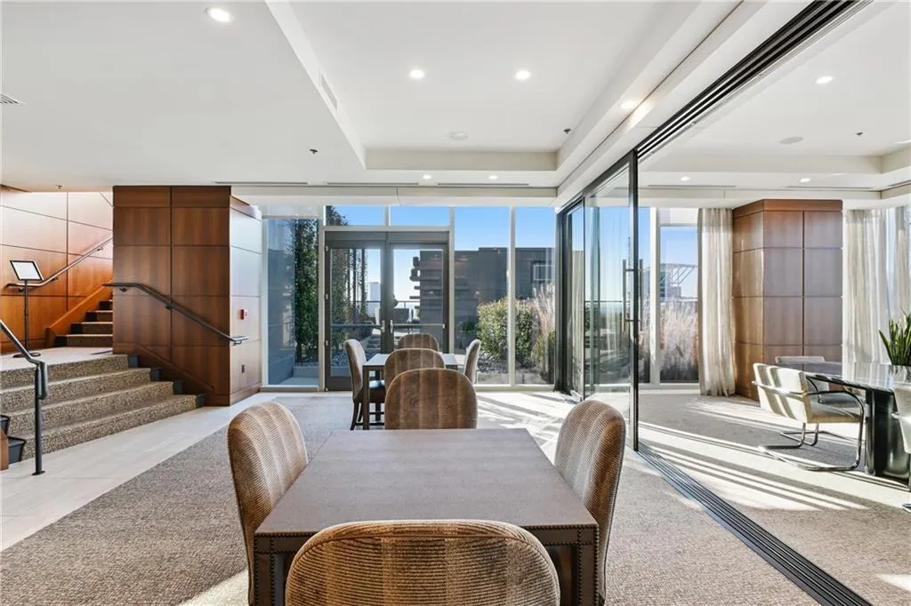 3630 Peachtree Road Ne Unit 3302, Atlanta, Georgia 30326, 3 Bedrooms Bedrooms, ,3 BathroomsBathrooms,Residential,For Sale,3630 Peachtree Road Ne Unit 3302,7542685