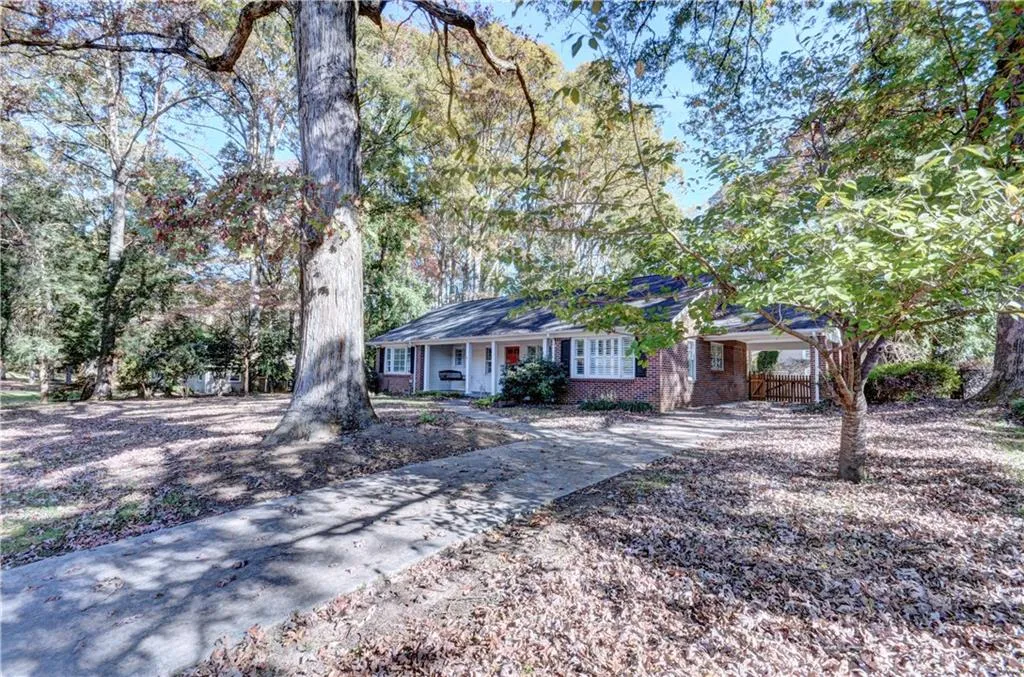444 Hilderbrand Drive, Sandy Springs, Georgia 30328, 2 Bedrooms Bedrooms, ,1 BathroomBathrooms,Residential,Sold,444 Hilderbrand Drive,6810376