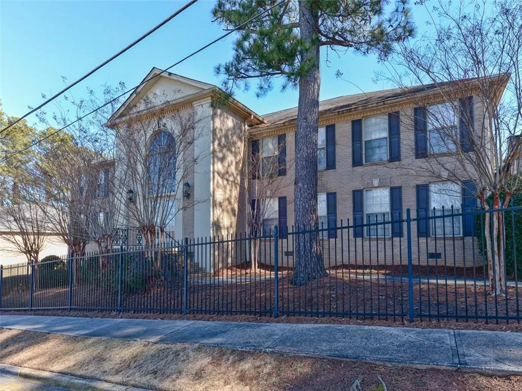 750 Dalrymple Road Unit L1, Atlanta, Georgia 30328, 2 Bedrooms Bedrooms, ,2 BathroomsBathrooms,Residential,Sold,750 Dalrymple Road Unit L1,5962781