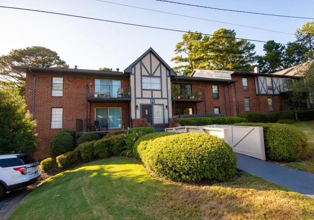 6851 Roswell Road Unit N9, Sandy Springs, Georgia 30328, 2 Bedrooms Bedrooms, ,1 BathroomBathrooms,Residential,Sold,6851 Roswell Road Unit N9,6623051