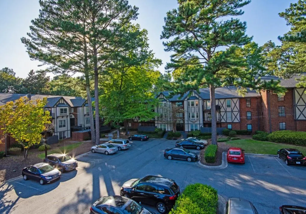 6851 Roswell Road Unit N9, Sandy Springs, Georgia 30328, 2 Bedrooms Bedrooms, ,1 BathroomBathrooms,Residential,Sold,6851 Roswell Road Unit N9,6623051