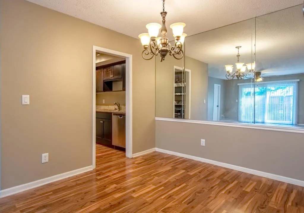 6851 Roswell Road Unit N9, Sandy Springs, Georgia 30328, 2 Bedrooms Bedrooms, ,1 BathroomBathrooms,Residential,Sold,6851 Roswell Road Unit N9,6623051