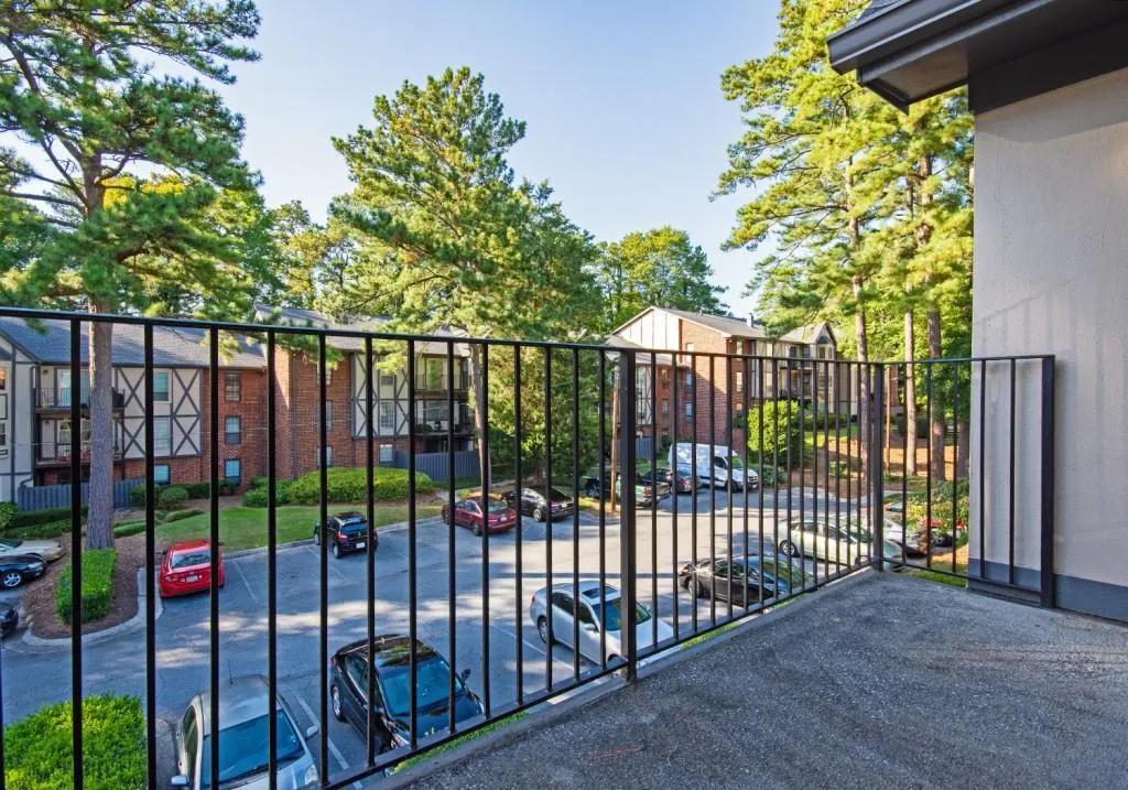 6851 Roswell Road Unit N9, Sandy Springs, Georgia 30328, 2 Bedrooms Bedrooms, ,1 BathroomBathrooms,Residential,Sold,6851 Roswell Road Unit N9,6623051