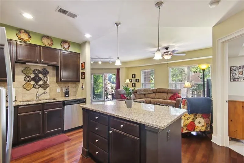 200 River Vista Drive Unit 313, Atlanta, Georgia 30339, 2 Bedrooms Bedrooms, ,2 BathroomsBathrooms,Residential,Sold,200 River Vista Drive Unit 313,7063756