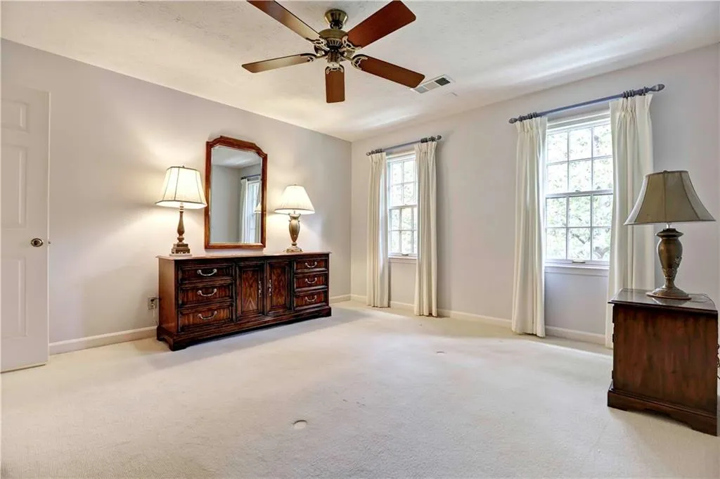 6940 Hunters Knoll, Sandy Springs, Georgia 30328, 5 Bedrooms Bedrooms, ,4 BathroomsBathrooms,Residential,Sold,6940 Hunters Knoll,5723834
