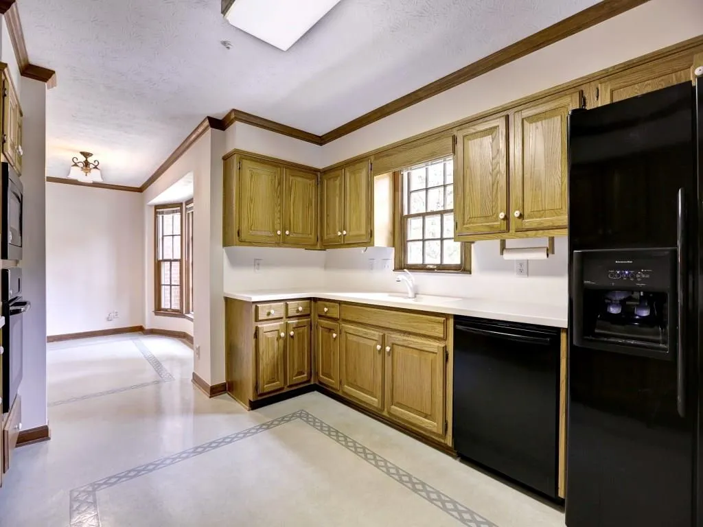 6940 Hunters Knoll, Sandy Springs, Georgia 30328, 5 Bedrooms Bedrooms, ,4 BathroomsBathrooms,Residential,Sold,6940 Hunters Knoll,5723834