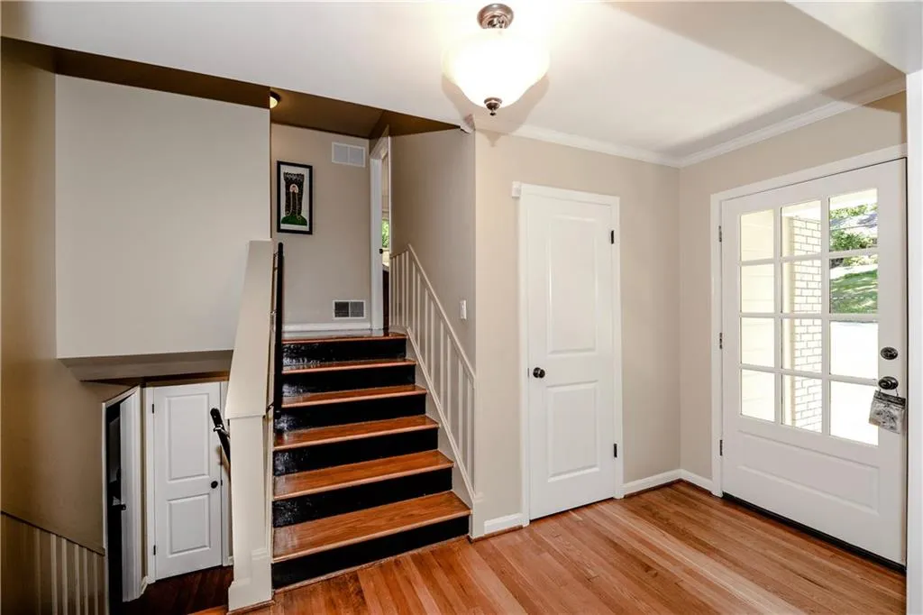 770 Starlight Lane, Sandy Springs, Georgia 30342, 5 Bedrooms Bedrooms, ,3 BathroomsBathrooms,Residential,Sold,770 Starlight Lane,5855811