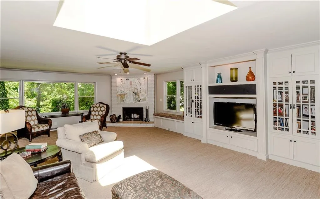 770 Starlight Lane, Sandy Springs, Georgia 30342, 5 Bedrooms Bedrooms, ,3 BathroomsBathrooms,Residential,Sold,770 Starlight Lane,5855811