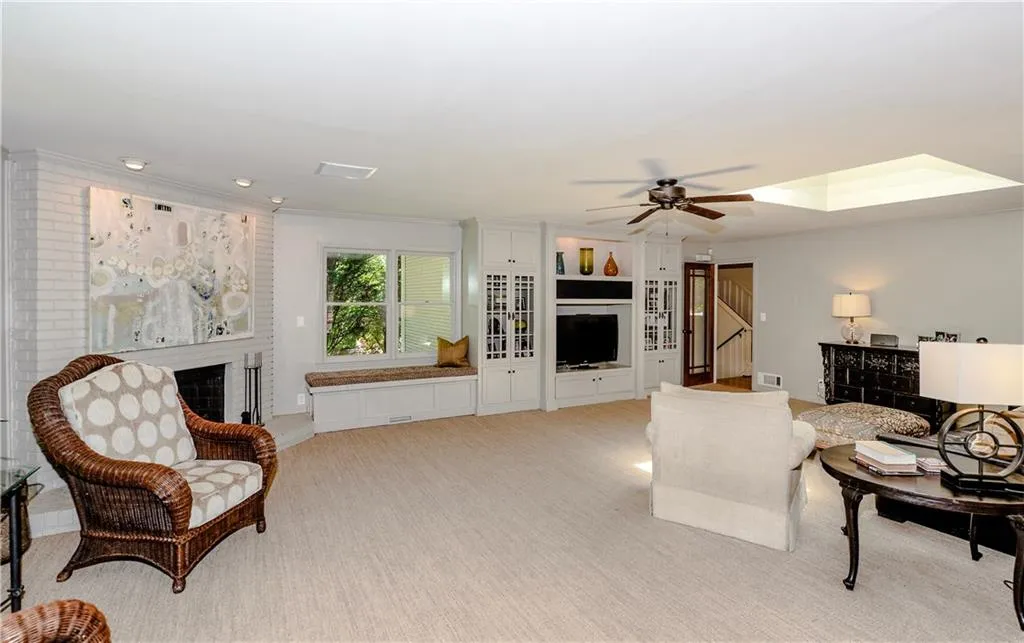 770 Starlight Lane, Sandy Springs, Georgia 30342, 5 Bedrooms Bedrooms, ,3 BathroomsBathrooms,Residential,Sold,770 Starlight Lane,5855811