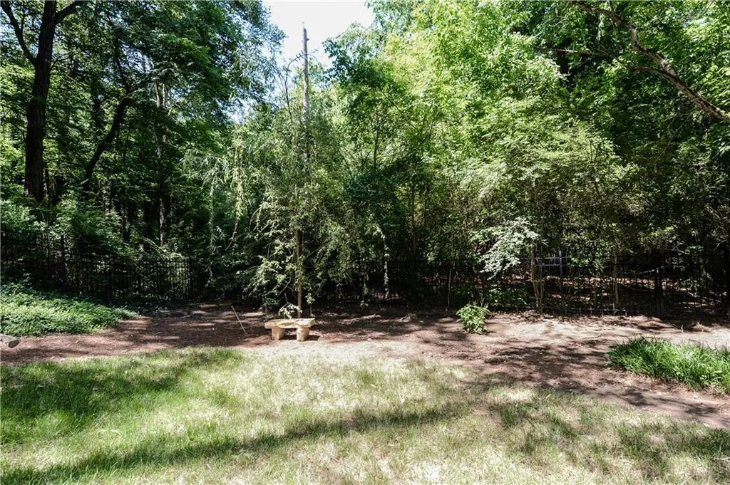 770 Starlight Lane, Sandy Springs, Georgia 30342, 5 Bedrooms Bedrooms, ,3 BathroomsBathrooms,Residential,Sold,770 Starlight Lane,5855811