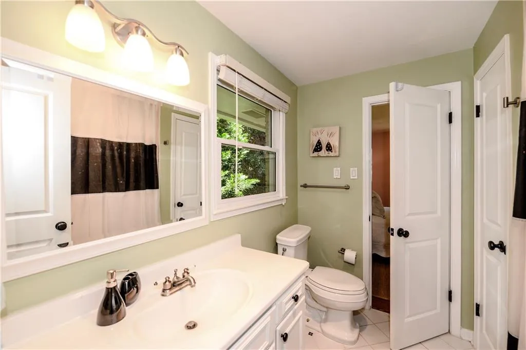 770 Starlight Lane, Sandy Springs, Georgia 30342, 5 Bedrooms Bedrooms, ,3 BathroomsBathrooms,Residential,Sold,770 Starlight Lane,5855811