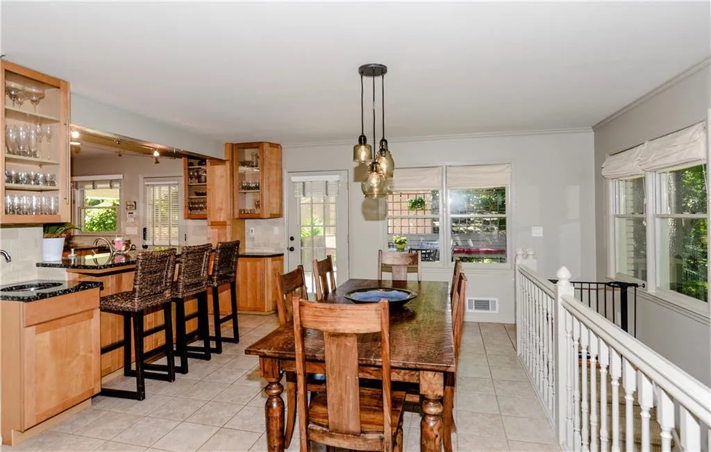 770 Starlight Lane, Sandy Springs, Georgia 30342, 5 Bedrooms Bedrooms, ,3 BathroomsBathrooms,Residential,Sold,770 Starlight Lane,5855811