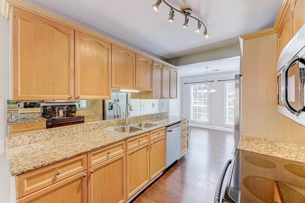 601 Masons Creek Circle, Sandy Springs, Georgia 30350, 2 Bedrooms Bedrooms, ,2 BathroomsBathrooms,Residential,Sold,601 Masons Creek Circle,6773008