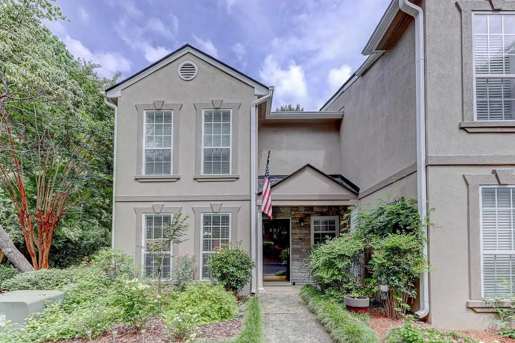 601 Masons Creek Circle, Sandy Springs, Georgia 30350, 2 Bedrooms Bedrooms, ,2 BathroomsBathrooms,Residential,Sold,601 Masons Creek Circle,6773008