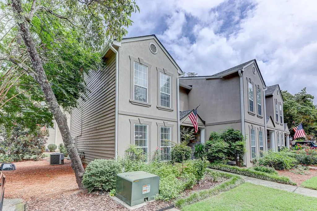 601 Masons Creek Circle, Sandy Springs, Georgia 30350, 2 Bedrooms Bedrooms, ,2 BathroomsBathrooms,Residential,Sold,601 Masons Creek Circle,6773008