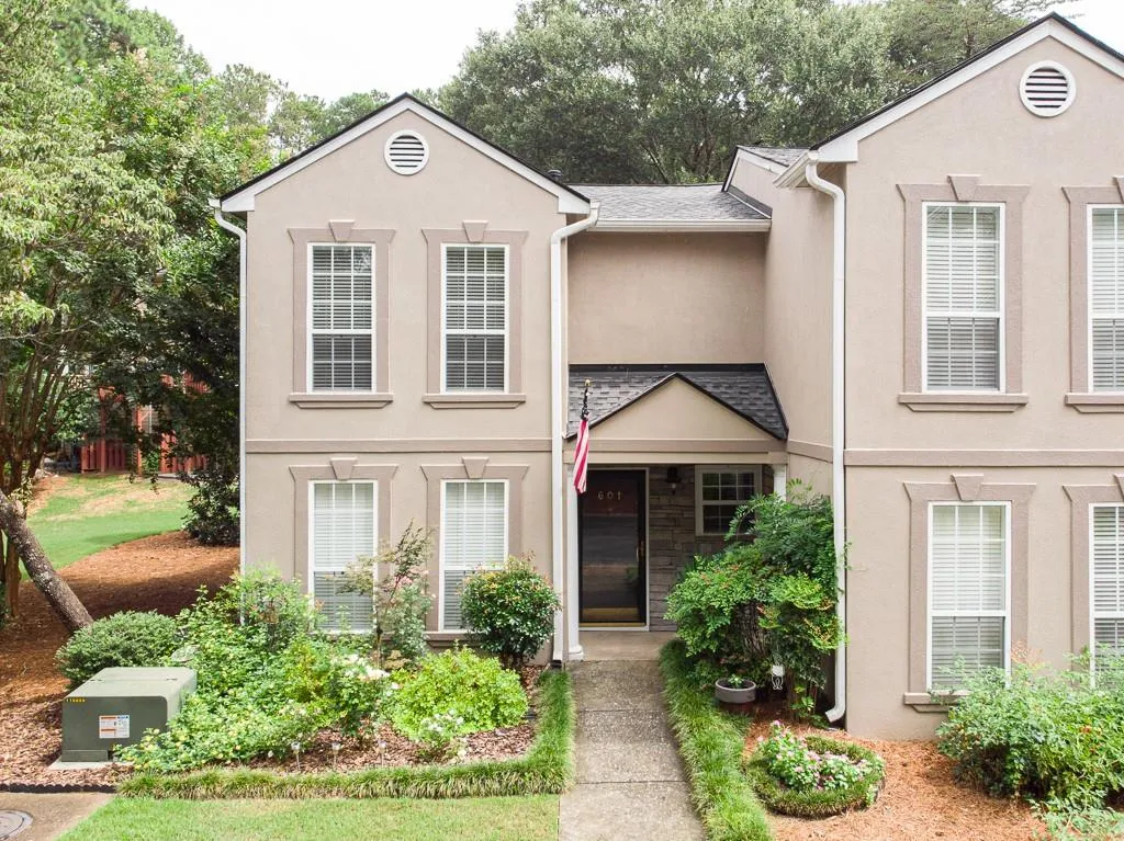 601 Masons Creek Circle, Sandy Springs, Georgia 30350, 2 Bedrooms Bedrooms, ,2 BathroomsBathrooms,Residential,Sold,601 Masons Creek Circle,6773008