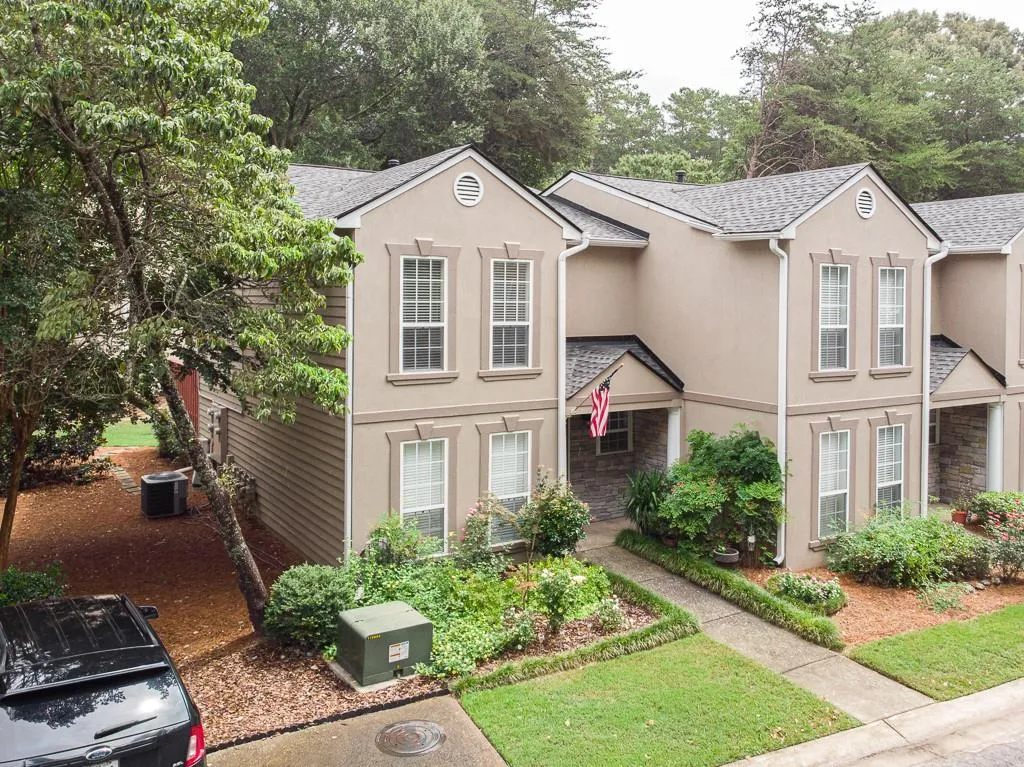 601 Masons Creek Circle, Sandy Springs, Georgia 30350, 2 Bedrooms Bedrooms, ,2 BathroomsBathrooms,Residential,Sold,601 Masons Creek Circle,6773008