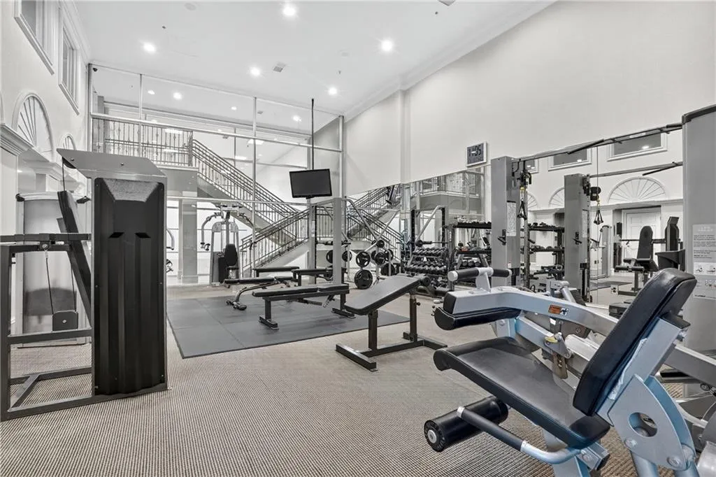 3334 Peachtree Road Ne Unit 103, Atlanta, Georgia 30326, 2 Bedrooms Bedrooms, ,2 BathroomsBathrooms,Residential,For Sale,3334 Peachtree Road Ne Unit 103,7618069