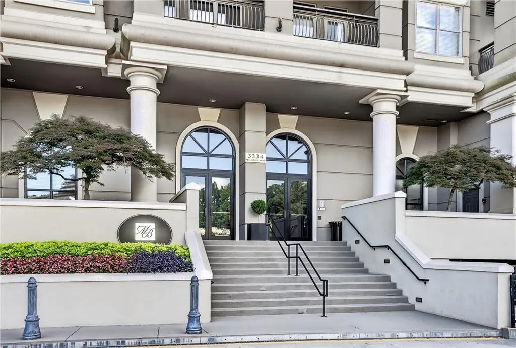 3334 Peachtree Road Ne Unit 103, Atlanta, Georgia 30326, 2 Bedrooms Bedrooms, ,2 BathroomsBathrooms,Residential,For Sale,3334 Peachtree Road Ne Unit 103,7618069