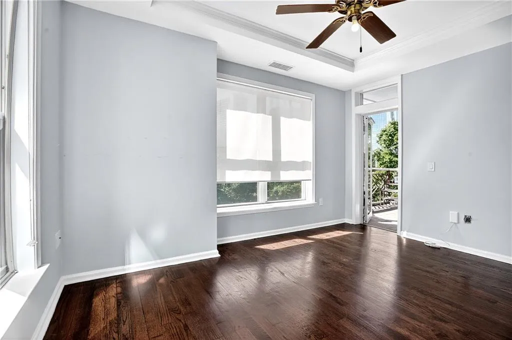 3334 Peachtree Road Ne Unit 103, Atlanta, Georgia 30326, 2 Bedrooms Bedrooms, ,2 BathroomsBathrooms,Residential,For Sale,3334 Peachtree Road Ne Unit 103,7618069