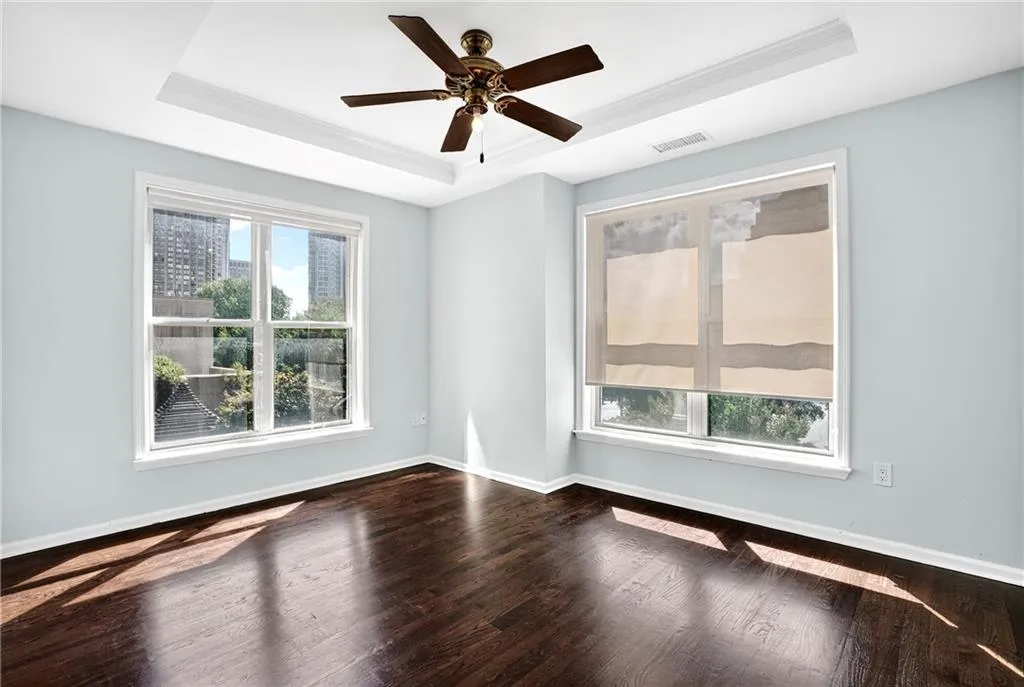 3334 Peachtree Road Ne Unit 103, Atlanta, Georgia 30326, 2 Bedrooms Bedrooms, ,2 BathroomsBathrooms,Residential,For Sale,3334 Peachtree Road Ne Unit 103,7618069