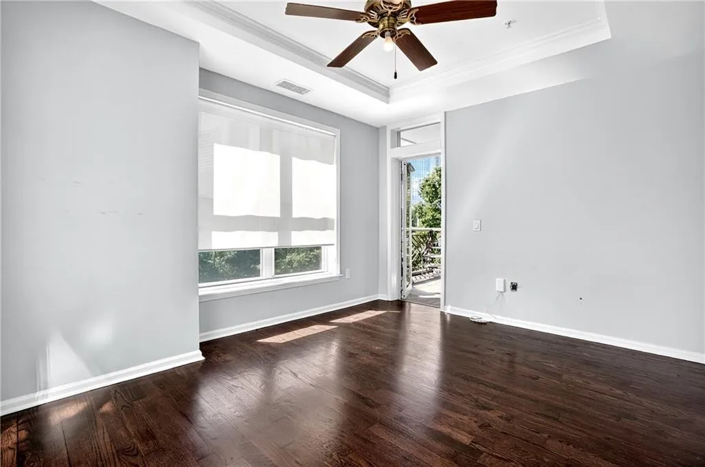 3334 Peachtree Road Ne Unit 103, Atlanta, Georgia 30326, 2 Bedrooms Bedrooms, ,2 BathroomsBathrooms,Residential,For Sale,3334 Peachtree Road Ne Unit 103,7618069