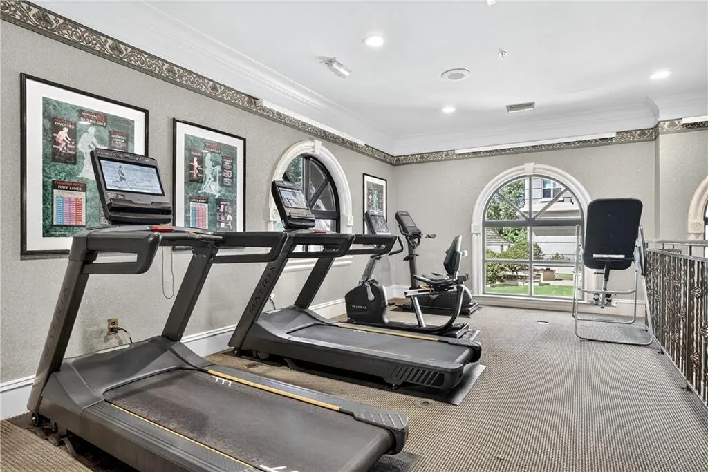 3334 Peachtree Road Ne Unit 103, Atlanta, Georgia 30326, 2 Bedrooms Bedrooms, ,2 BathroomsBathrooms,Residential,For Sale,3334 Peachtree Road Ne Unit 103,7618069