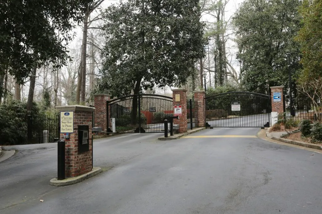 6802 Glenridge Drive Unit G, Sandy Springs, Georgia 30328, 1 Bedroom Bedrooms, ,1 BathroomBathrooms,Residential,Sold,6802 Glenridge Drive Unit G,5658856