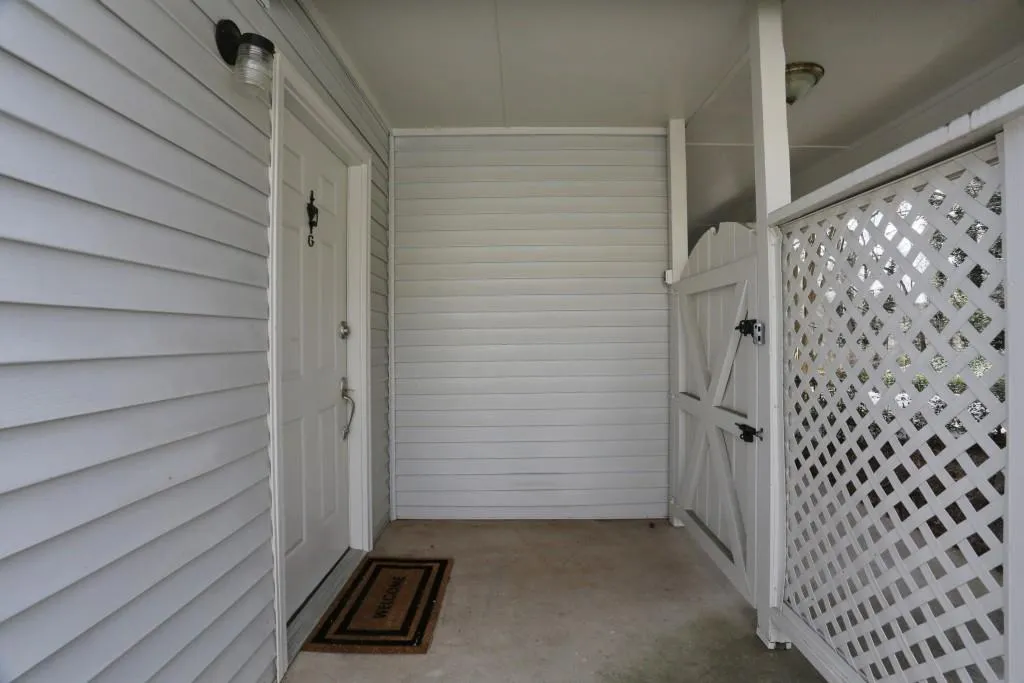 6802 Glenridge Drive Unit G, Sandy Springs, Georgia 30328, 1 Bedroom Bedrooms, ,1 BathroomBathrooms,Residential,Sold,6802 Glenridge Drive Unit G,5658856