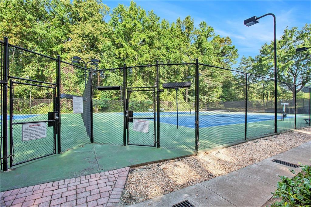 912 Garden Court, Sandy Springs, Georgia 30328, 2 Bedrooms Bedrooms, ,2 BathroomsBathrooms,Residential,Sold,912 Garden Court,7278644