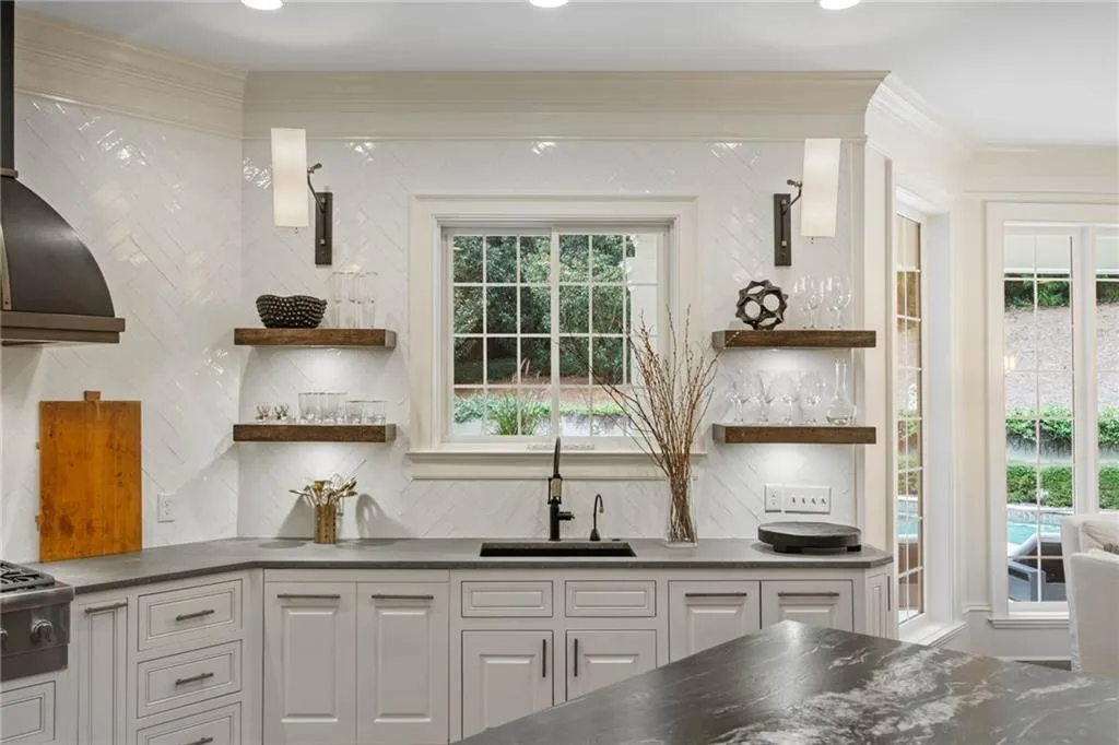 3401 Stillhouse Road Se, Atlanta, Georgia 30339, 4 Bedrooms Bedrooms, ,5 BathroomsBathrooms,Residential,For Sale,3401 Stillhouse Road Se,7599198