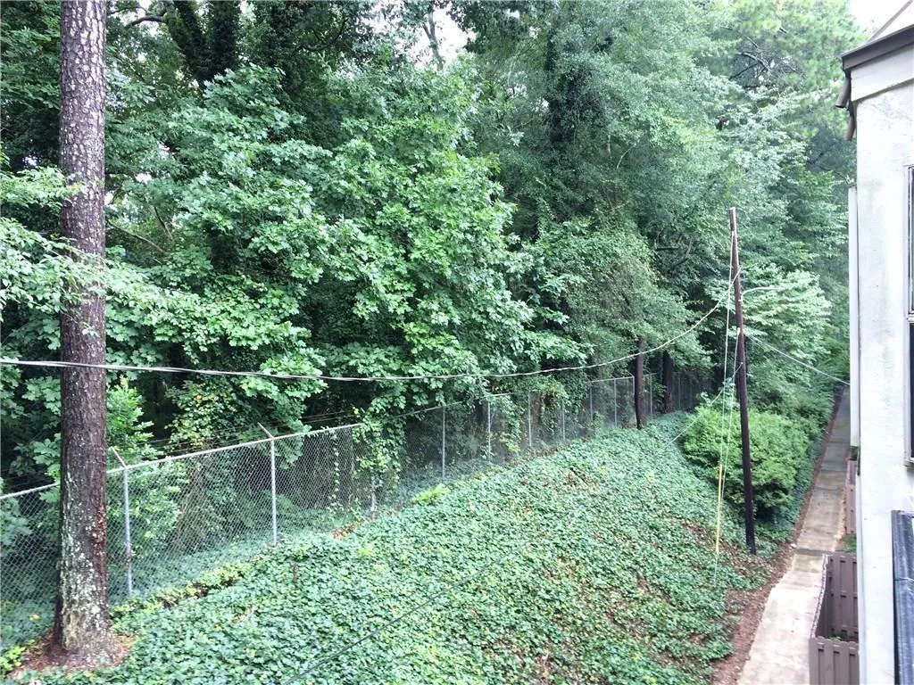 6851 Roswell Road Unit I-7, Sandy Springs, Georgia 30328, 3 Bedrooms Bedrooms, ,2 BathroomsBathrooms,Residential,Sold,6851 Roswell Road Unit I-7,5889513