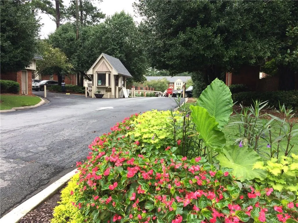 6851 Roswell Road Unit I-7, Sandy Springs, Georgia 30328, 3 Bedrooms Bedrooms, ,2 BathroomsBathrooms,Residential,Sold,6851 Roswell Road Unit I-7,5889513