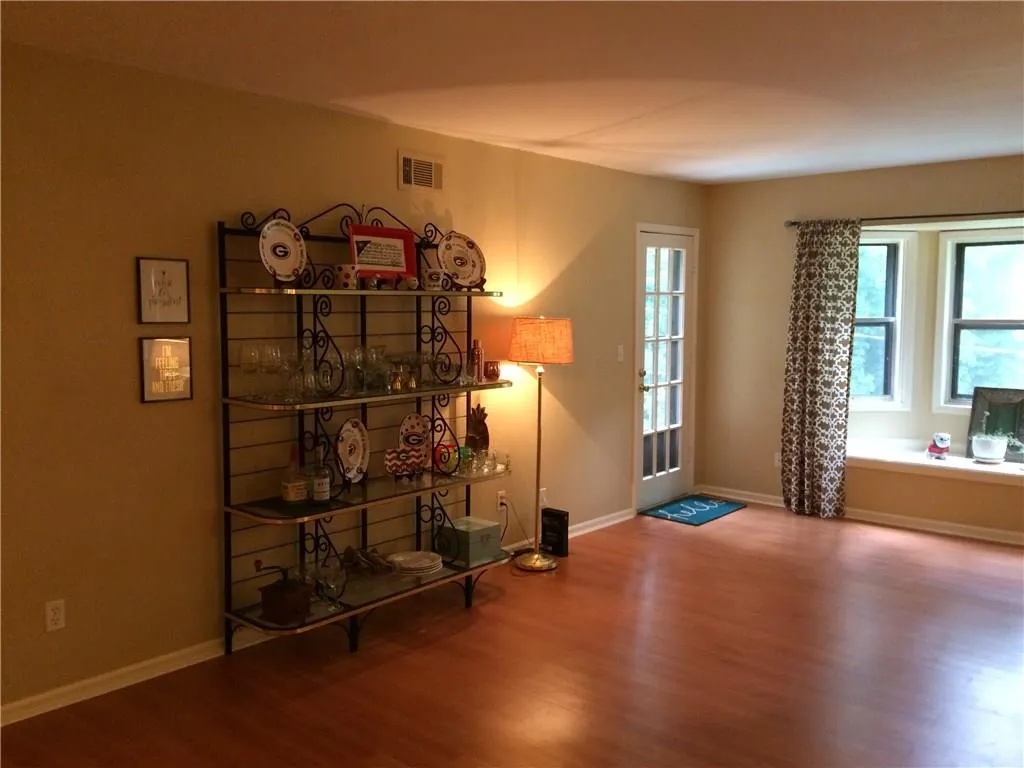 6851 Roswell Road Unit I-7, Sandy Springs, Georgia 30328, 3 Bedrooms Bedrooms, ,2 BathroomsBathrooms,Residential,Sold,6851 Roswell Road Unit I-7,5889513