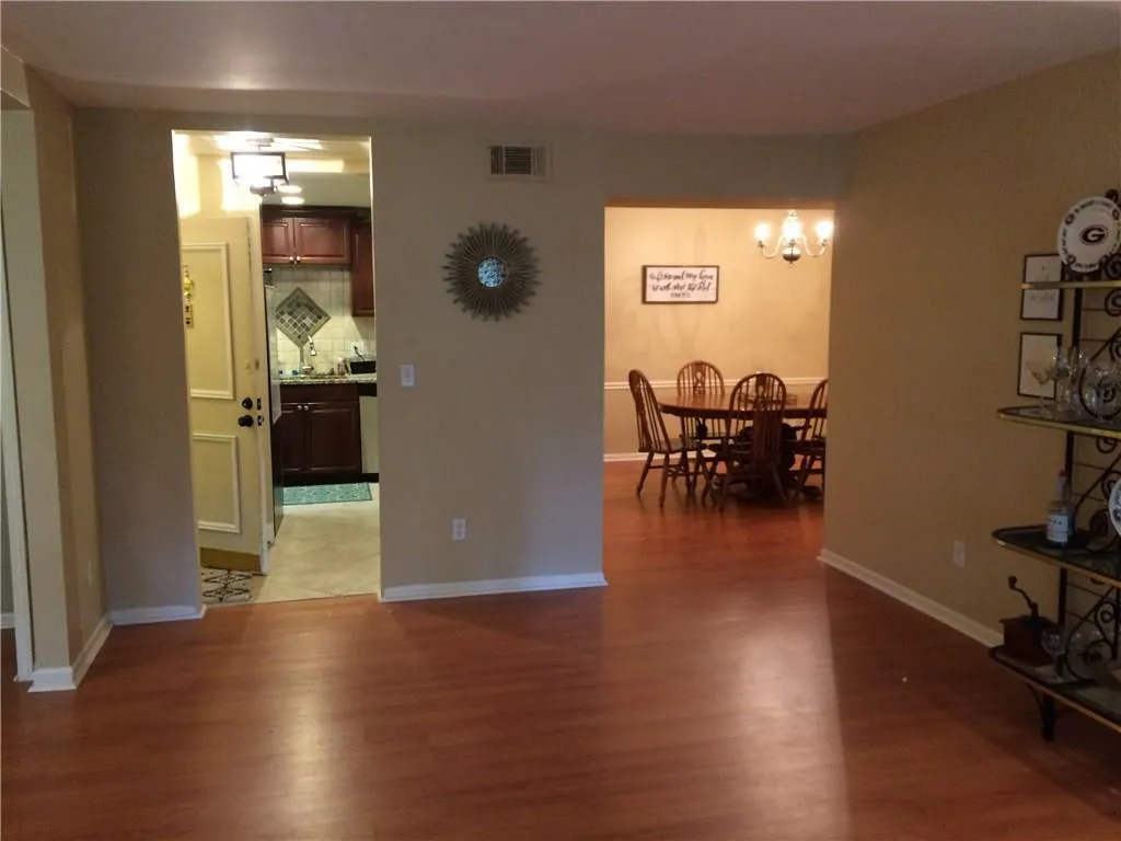 6851 Roswell Road Unit I-7, Sandy Springs, Georgia 30328, 3 Bedrooms Bedrooms, ,2 BathroomsBathrooms,Residential,Sold,6851 Roswell Road Unit I-7,5889513