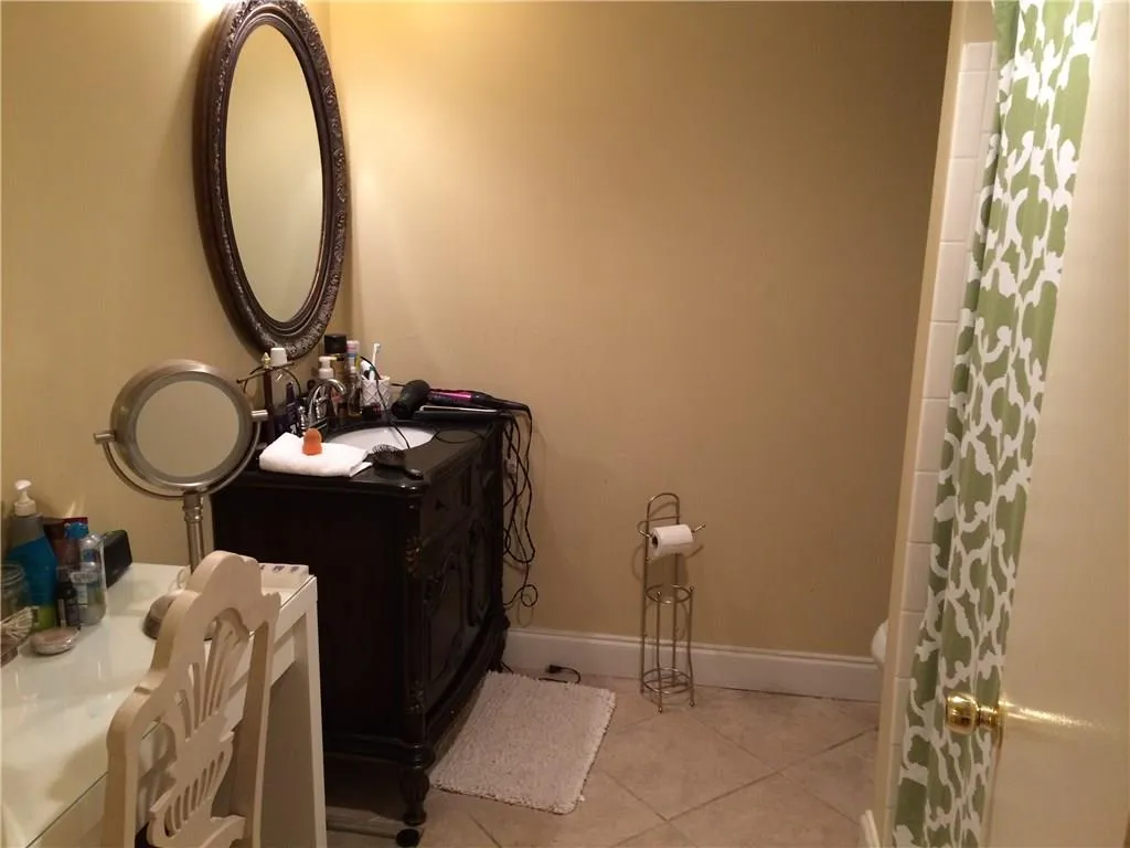 6851 Roswell Road Unit I-7, Sandy Springs, Georgia 30328, 3 Bedrooms Bedrooms, ,2 BathroomsBathrooms,Residential,Sold,6851 Roswell Road Unit I-7,5889513